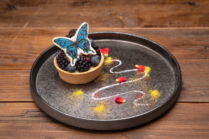 「アゲハ蝶の漆黒タルト」1,280円／画像提供：株式会社パルコ