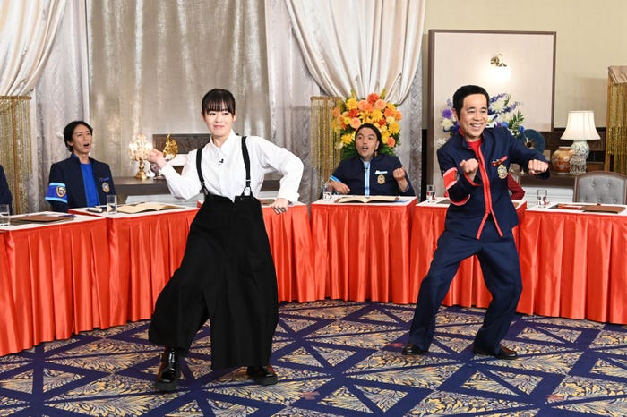 (左から)矢部浩之、森七菜、盛山晋太郎、岡村隆史(C)日本テレビ