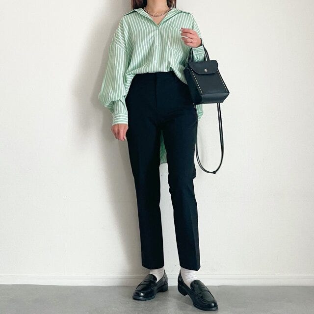ストライプシャツ　コーデ　シンプル