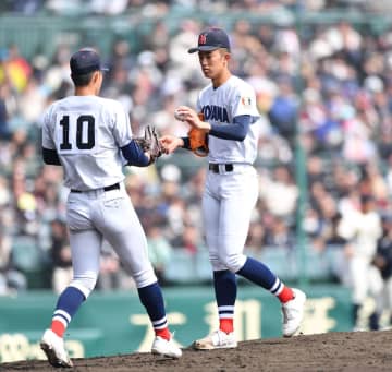 横浜まさかの初戦敗退 連覇の夢散る 甲子園で初戦零敗は初 エース・織田は150キロ計測の力投も援護なし 神村学園との注目対決に屈する
