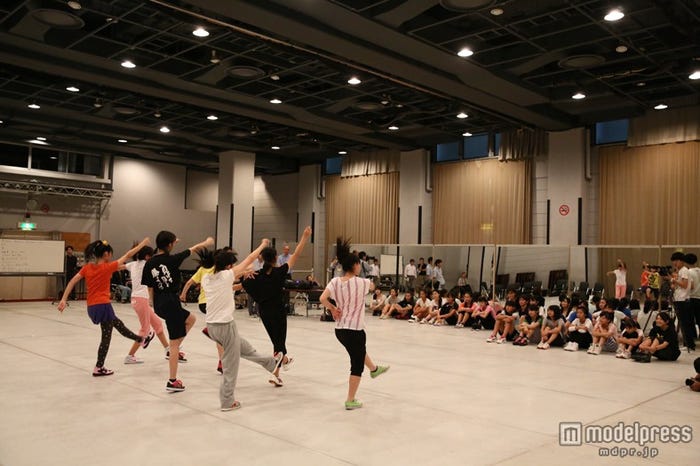 「AKB48グループ ドラフト会議」候補者が初レッスン(C)AKS