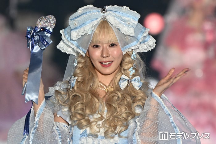 渡辺美優紀、ふんわりドレスでプリンセスの装い【関西コレクション 2024 S／S】