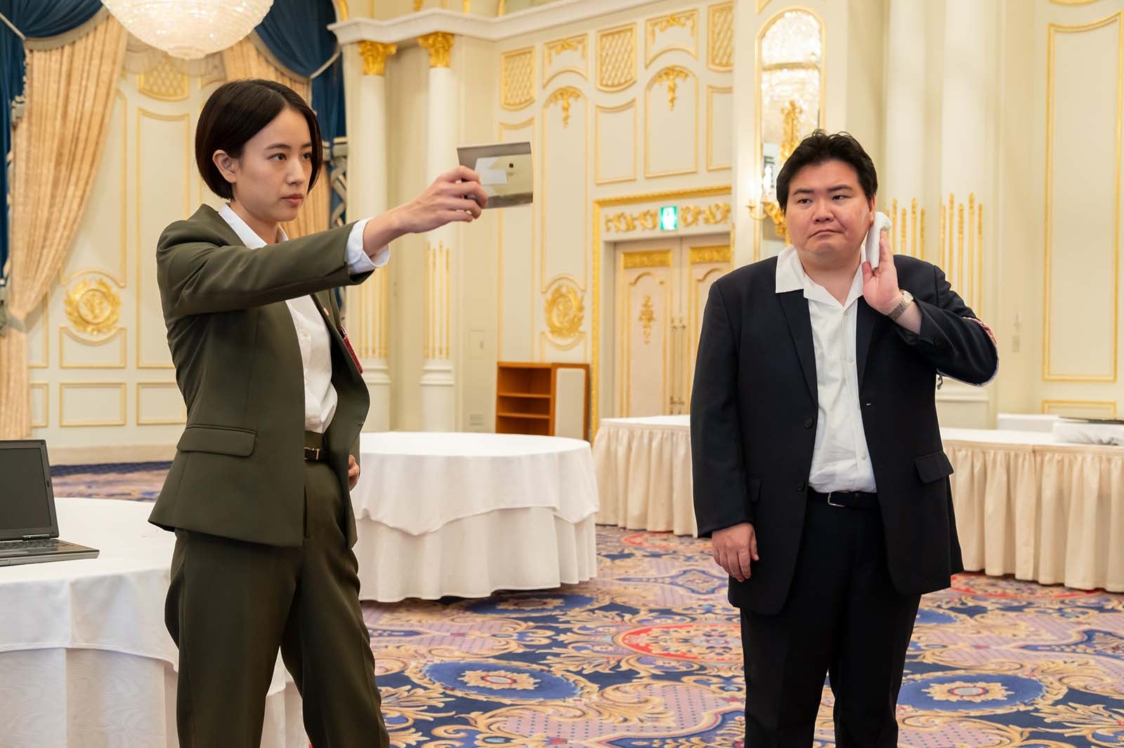 石橋静河、駒木根隆介「ノッキンオン・ロックドドア」第2話より（C）テレビ朝日