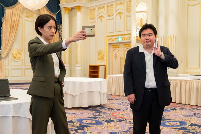 石橋静河、駒木根隆介「ノッキンオン・ロックドドア」第2話より(C)テレビ朝日