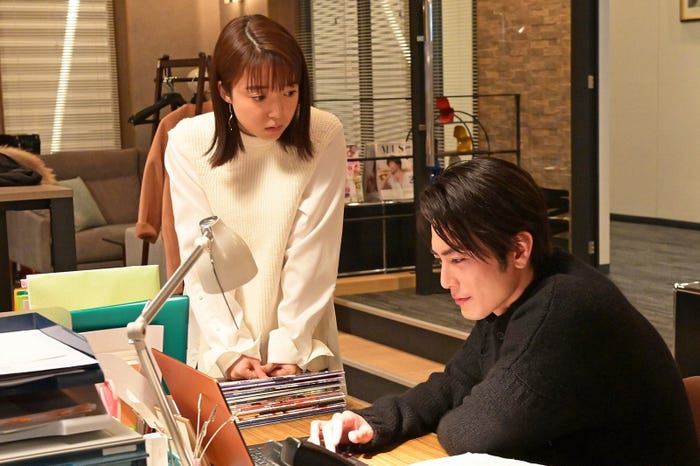 上白石萌音、間宮祥太朗「オー!マイ・ボス!恋は別冊で」第5話より(C)TBS