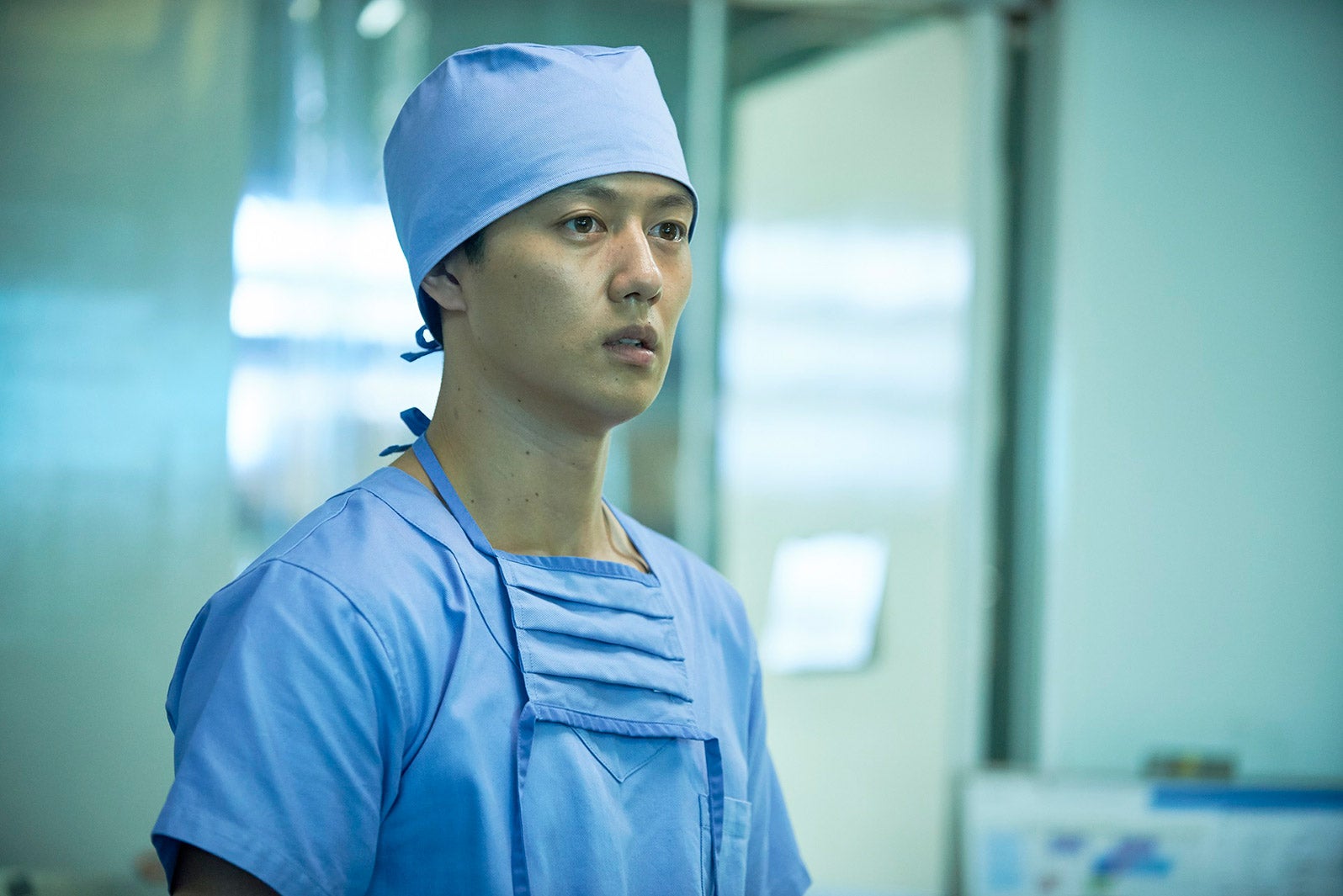 滝沢秀明 主演ドラマ 孤高のメス で立ち向かう 象徴的 姿 モデルプレス 滝沢秀明 主演ドラマ 孤高のメス で立ち向かう 象徴的 姿 モデルプレス