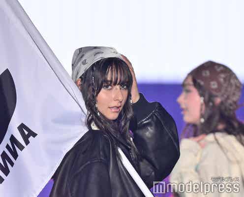 嵐莉菜、マイクロミニ丈スカートから圧巻美脚のぞかす【TGC北九州2024】