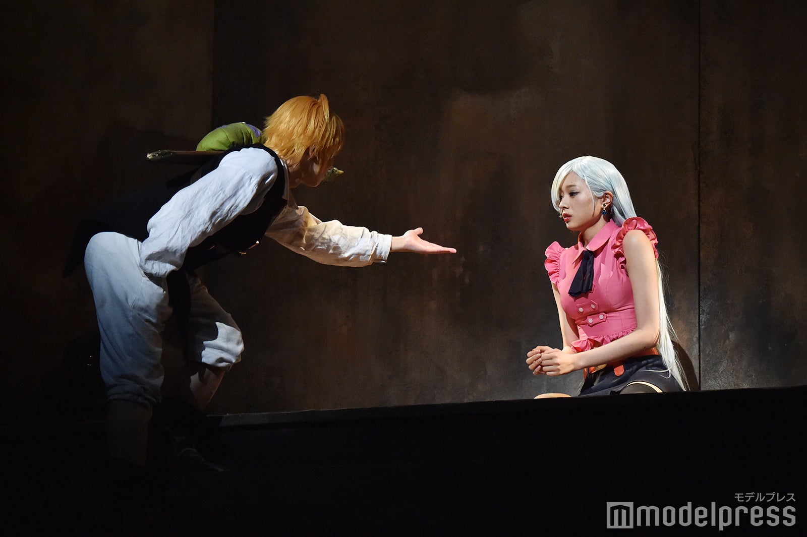 納谷健、梅澤美波／ゲネプロ（C）モデルプレス