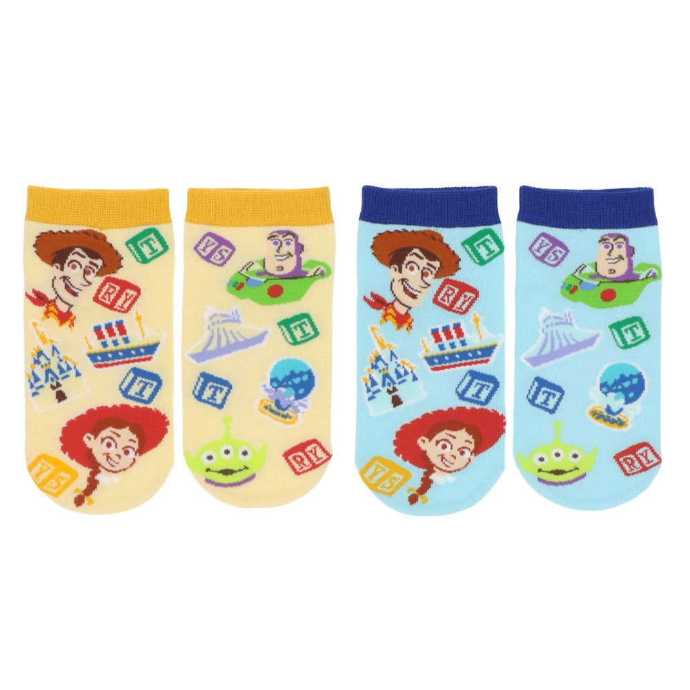 ソックスセット¥1,600 （C）Disney （C）Disney／Pixar （C）2022 Hasbro．All Rights Reserved．（C）2022 Poof-Slinky，Inc．