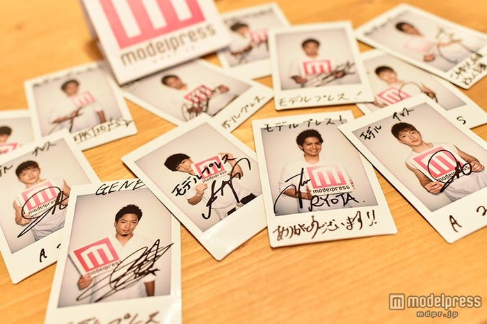 直筆サイン入りチェキ