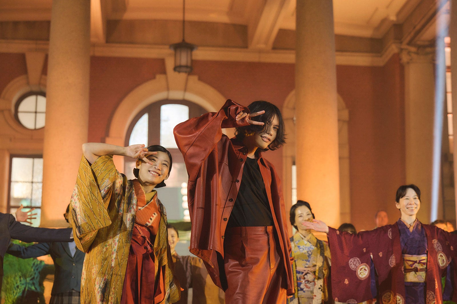 伊藤沙莉、米津玄師ほか（提供写真）