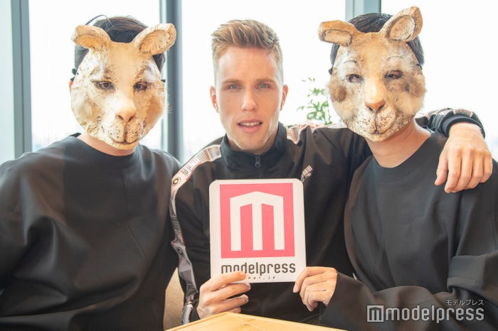ニッキー・ロメロ&AmPmが対談(C)モデルプレス