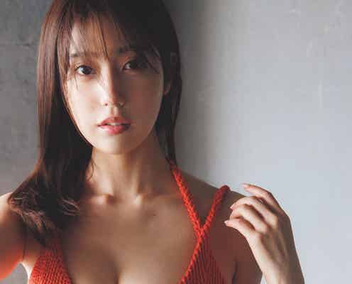 “令和の峰不二子”阿部なつき、8頭身スタイルで魅了