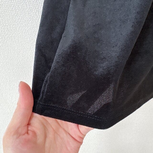 GU　シアーベロアT　BLACK　やや透ける