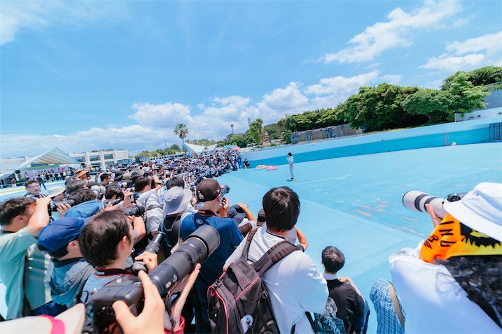 神々しい“えなこウォール”に4000人が熱狂！真夏の『Muse撮影会』レポート【写真55点】