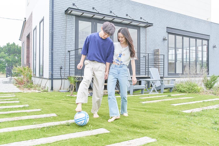 ともや(知哉)、あいり(原藍梨)「恋する◆週末ホームステイ」「LAST TICKET from 恋ステ【とも×あい】」(C)ABEMA