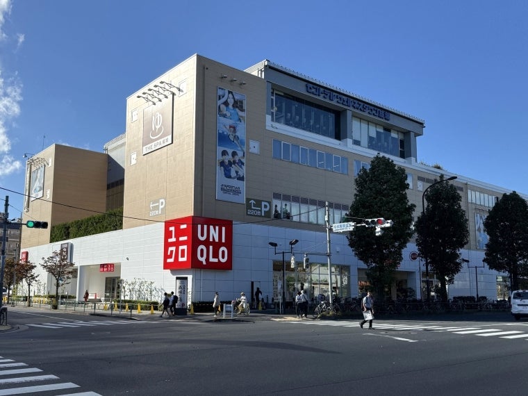 ユニクロ、東京のロードサイド大型店を20年ぶりにリニューアル 地域住民に寄り添う