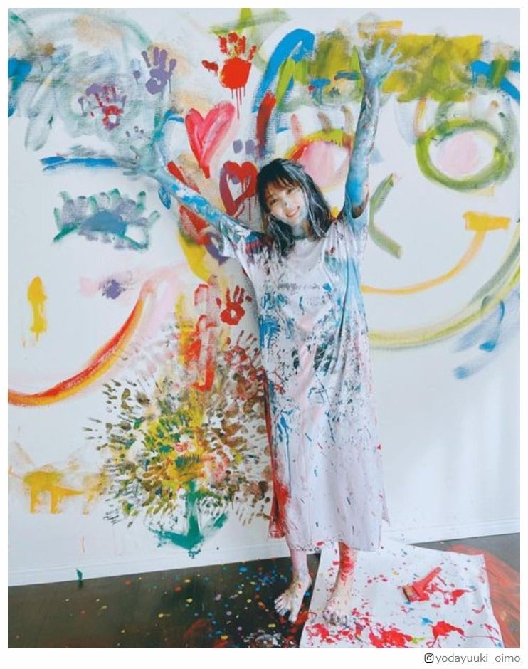 乃木坂46与田祐希、“絵の具まみれ”のオフショット公開「可愛すぎ」「無邪気」と反響続々