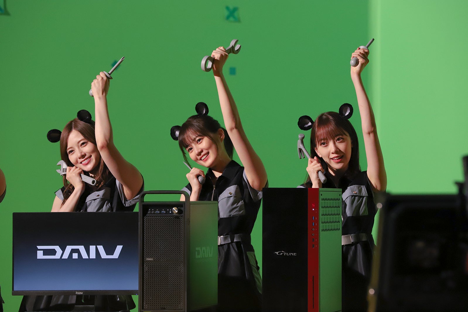 （左から）白石麻衣、生田絵梨花、堀未央奈（提供写真）