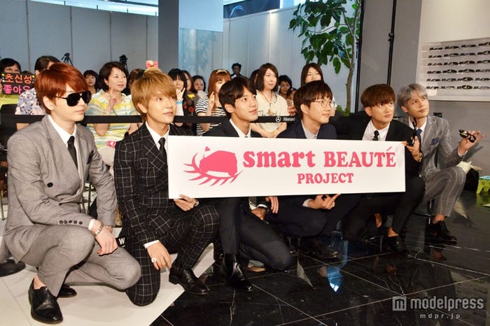 ファンとの記念撮影も