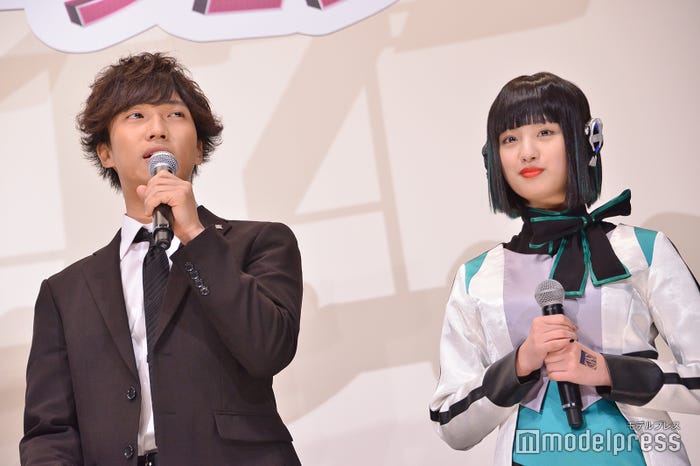 岡田龍太郎、鶴嶋乃愛 (C)モデルプレス