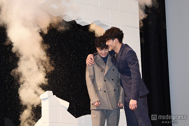 （左から）染谷将太、岡田将生