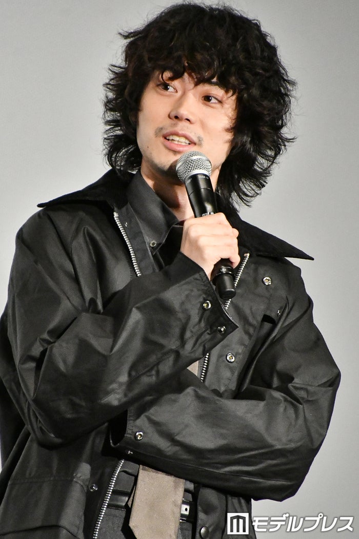 吉沢亮 菅田将暉とカラオケで 灰色と青 歌う 僕が米津さんのパートを モデルプレス