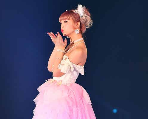 藤田ニコル、大胆露出でセクシー&ラブリーな魅力放出<GirlsAward 2016 S/S>
