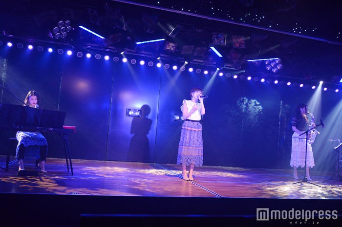 竹内美宥、岡田奈々、古畑奈和/井上ヨシマサ「神曲縛り」公演(C)モデルプレス
