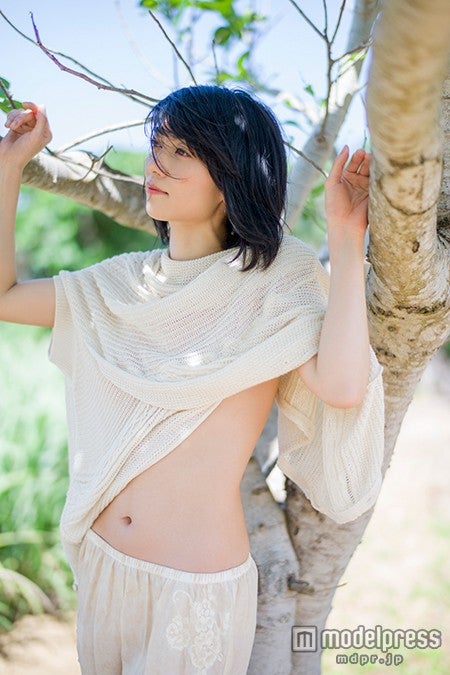 画像2/5) 遠藤久美子“触りたくなる柔肌”大胆露出 5年ぶりグラビア挑戦「年齢的にも最後かな」 - モデルプレス