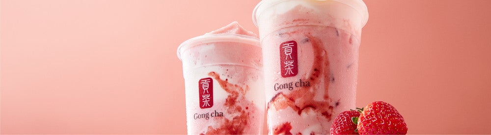 いちご杏仁 阿里山 ミルクティー、いちご杏仁 阿里山 フローズンミルクティー／画像提供：ゴンチャ ジャパン