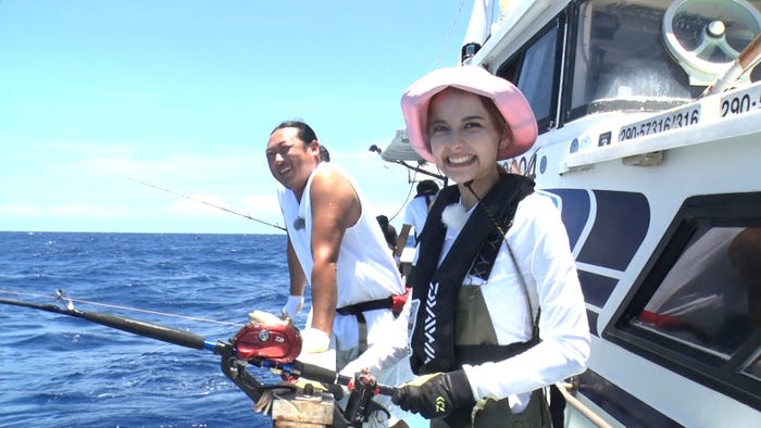 秋山竜次、嵐莉菜 (C)日本テレビ