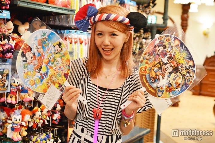 ディズニー夏祭り/うちわ(TDL・TDS)/モデル:河西里音