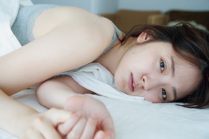 鈴木愛理/写真集「nectar」誌面カット(提供写真)