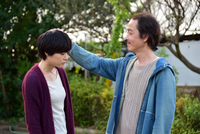 映画「お父さんと伊藤さん」場面カット(C)中澤日菜子・講談社/2016映画「お父さんと伊藤さん」製作委員会