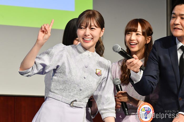 白石麻衣、ラッキー正解でにっこり (C)モデルプレス