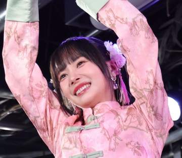 170cm美人タレント 凄いチャイナ服でイベント現れ騒然 TVじゃ分からない腰の高さ「抜群」「なりたい」「可愛すぎる」岡田紗佳に驚き