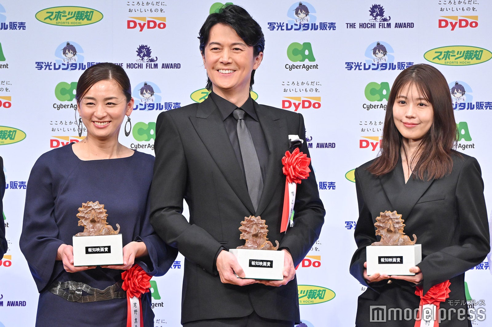 尾野真千子、福山雅治、有村架純（C）モデルプレス