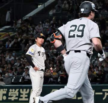 阪神の連勝は2でストップ 対巨人戦は3連敗 村上が5回5失点の誤算 打線もあと一本が出ず