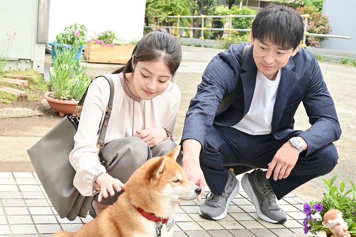 今田美桜、山本耕史「花咲舞が黙ってない」第4話より(C)日本テレビ