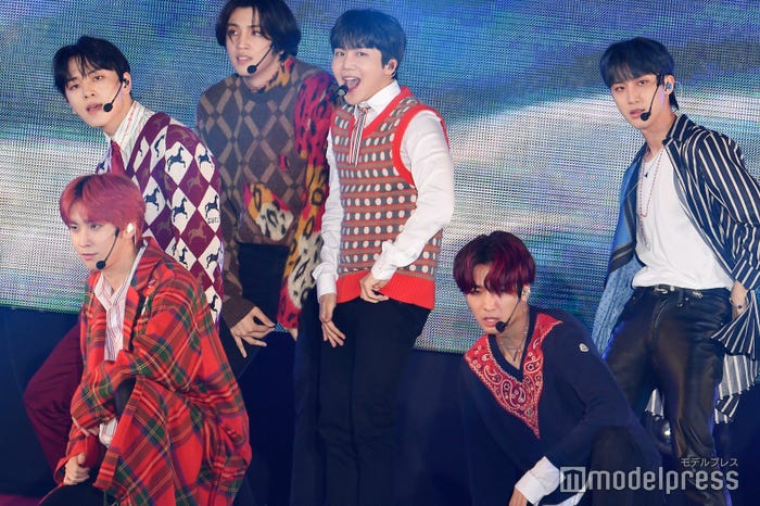 PENTAGON (C)モデルプレス