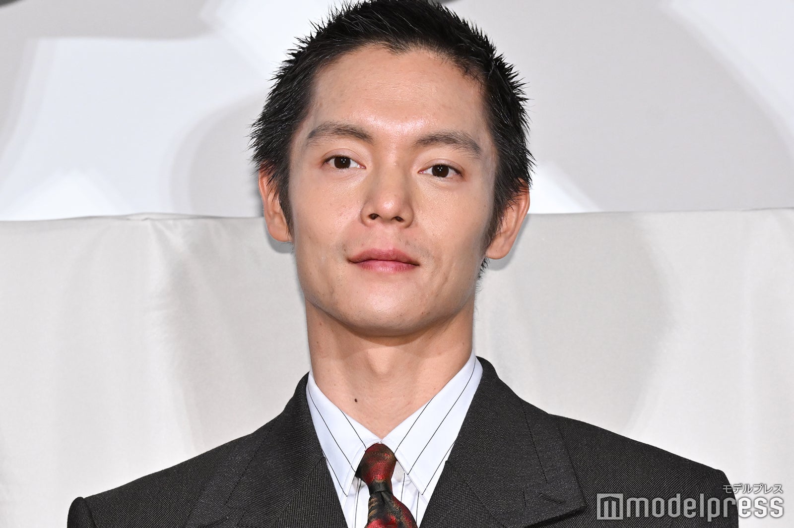 窪田正孝、初共演・松岡茉優の印象は“大黒柱”「こんなに軸の強い女性はいない」＜愛にイナズマ＞ - モデルプレス