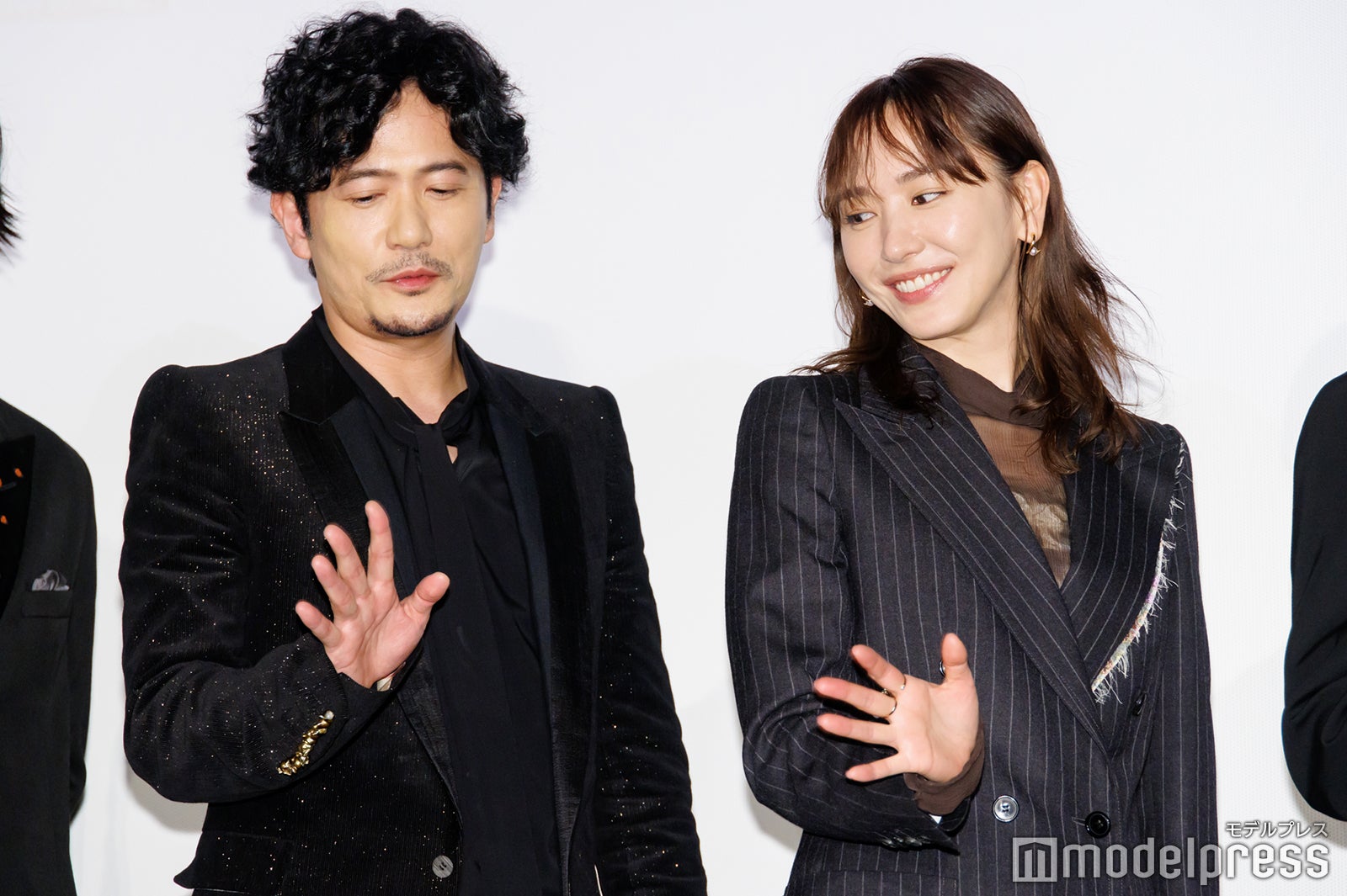 新垣結衣、稲垣吾郎（C）モデルプレス