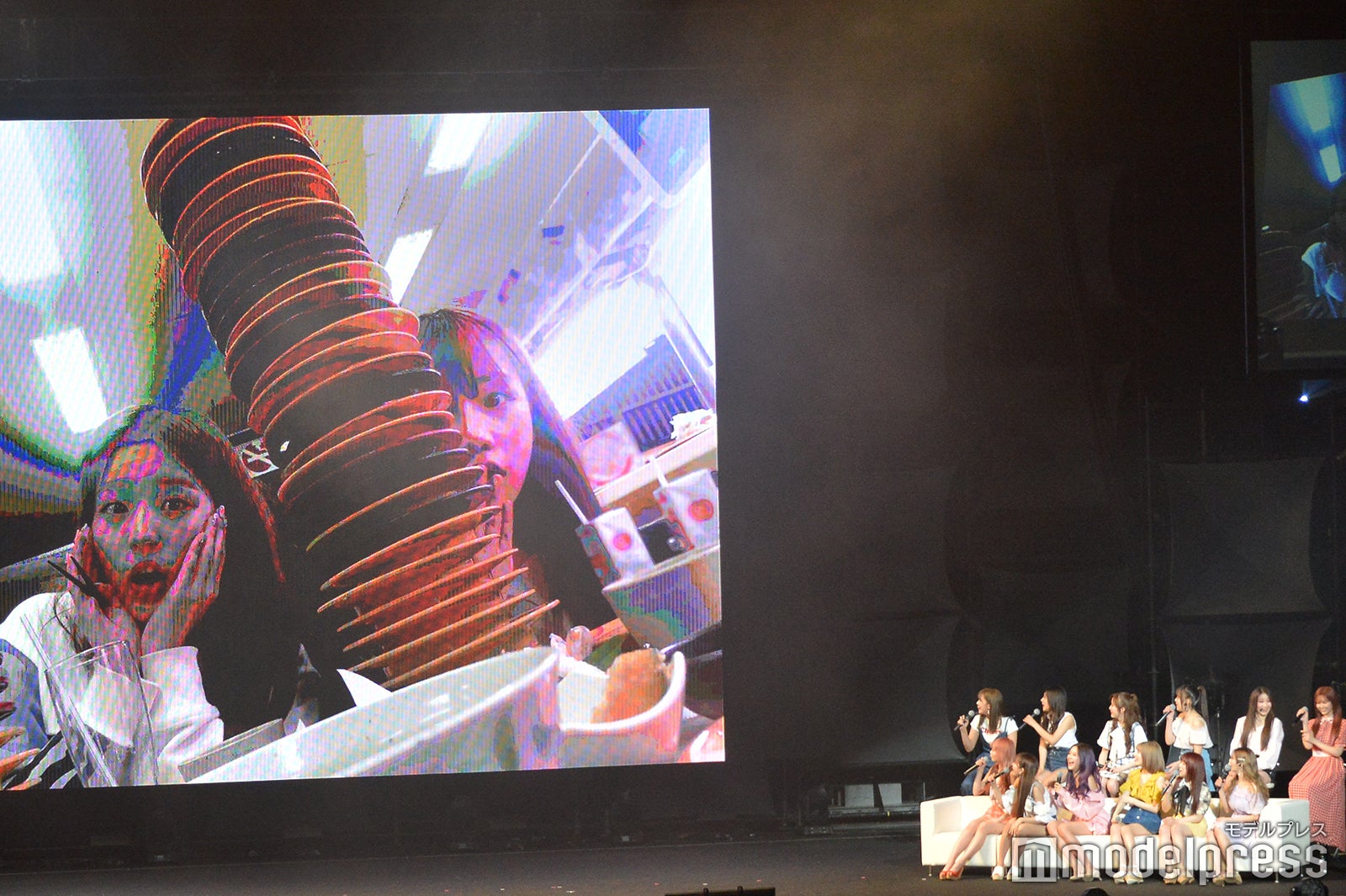 IZ*ONE （C）モデルプレス