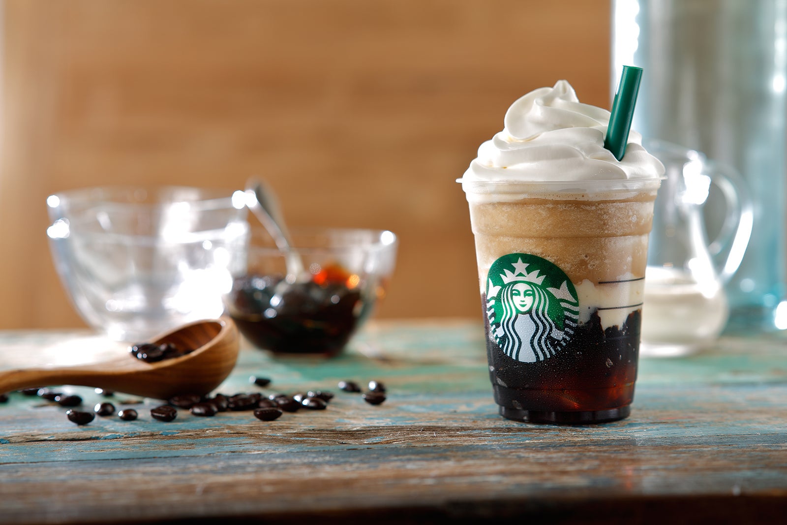 スタバ、カスタードバニラソース×本格コーヒージェリーが絶妙に絡む新ドリンク