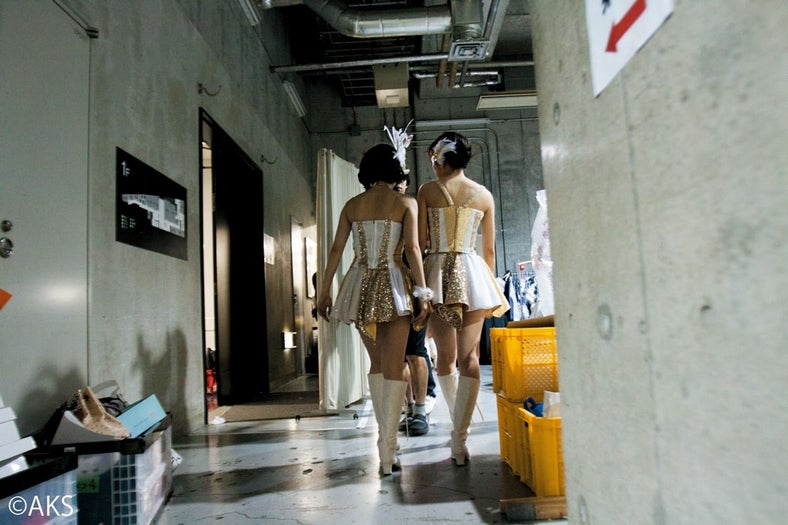 「前田敦子 涙の卒業宣言！in さいたまスーパーアリーナ ～業務連絡。頼むぞ、片山部長！～ 」ブックレット写真（C）AKS