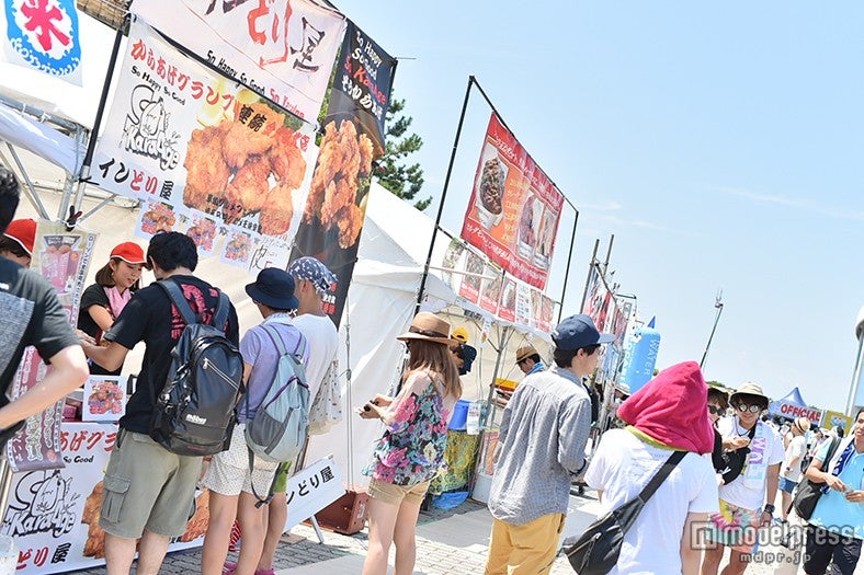 「MARINE STAGE」前フードエリアの様子