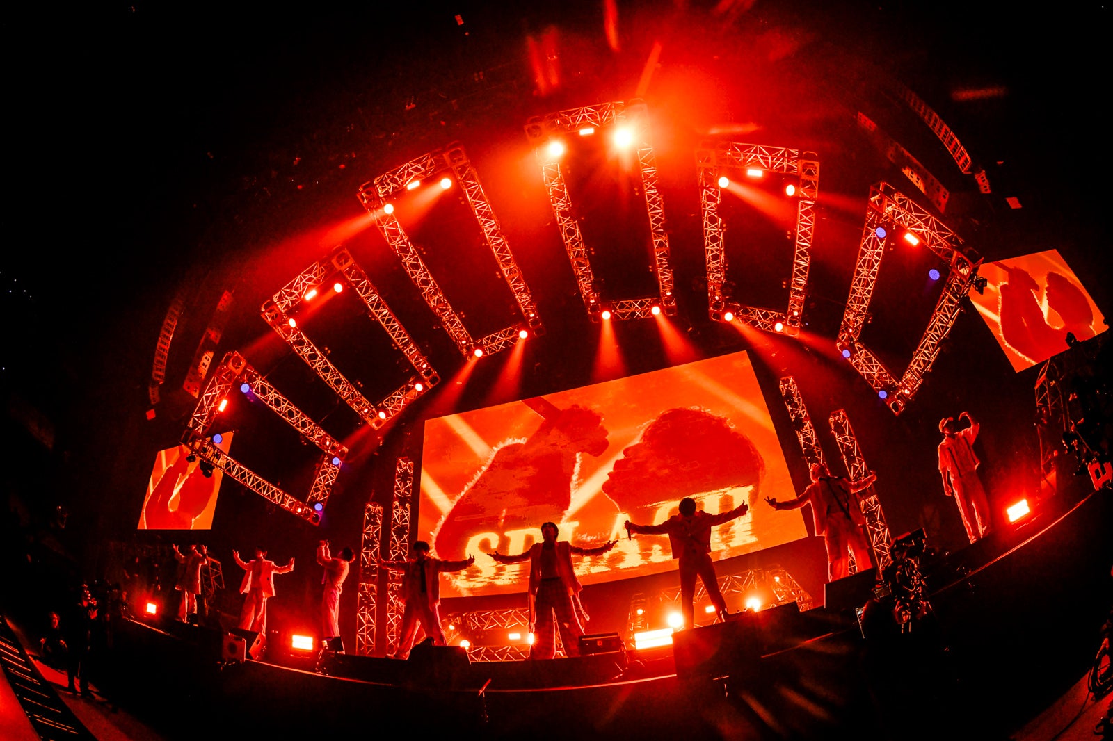 FANTASTICS（C）ハタサトシ／高田梓／ヨシモリユウナ