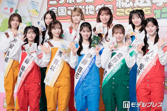 (後列左から)水島美結、森川優、千葉恵里、山内瑞葵、秋山由奈(前列左から)佐藤綺星、小栗有以、伊藤百花、倉野尾成美、八木愛月(C)モデルプレス