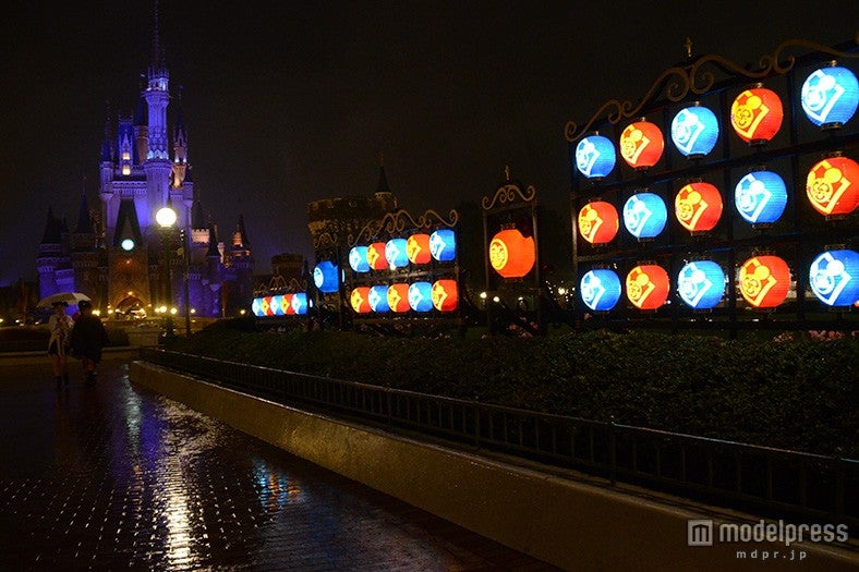 ディズニーランド、シンデレラ城前の装飾